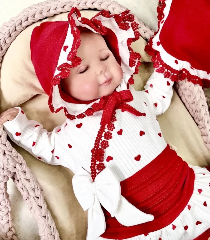 Kalp Desenli Dantel işlemeli Hastane Çıkışı Bebek Takımı