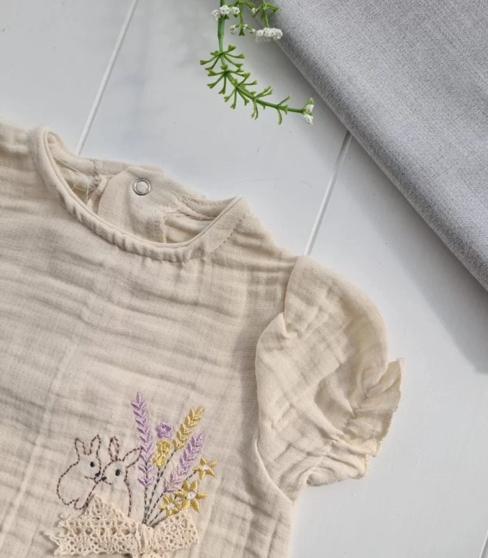 Müslin Kumaş Çiçek Nakışlı Pamuklu Kız Bebek Tulum