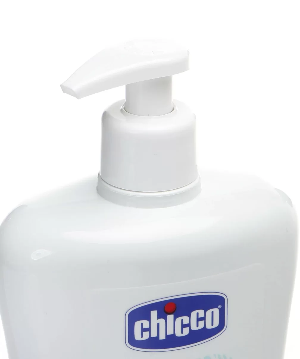 Chicco Baby Moments Doğal Göz Yakmayan Saç ve Vücut Şampuanı 750ml