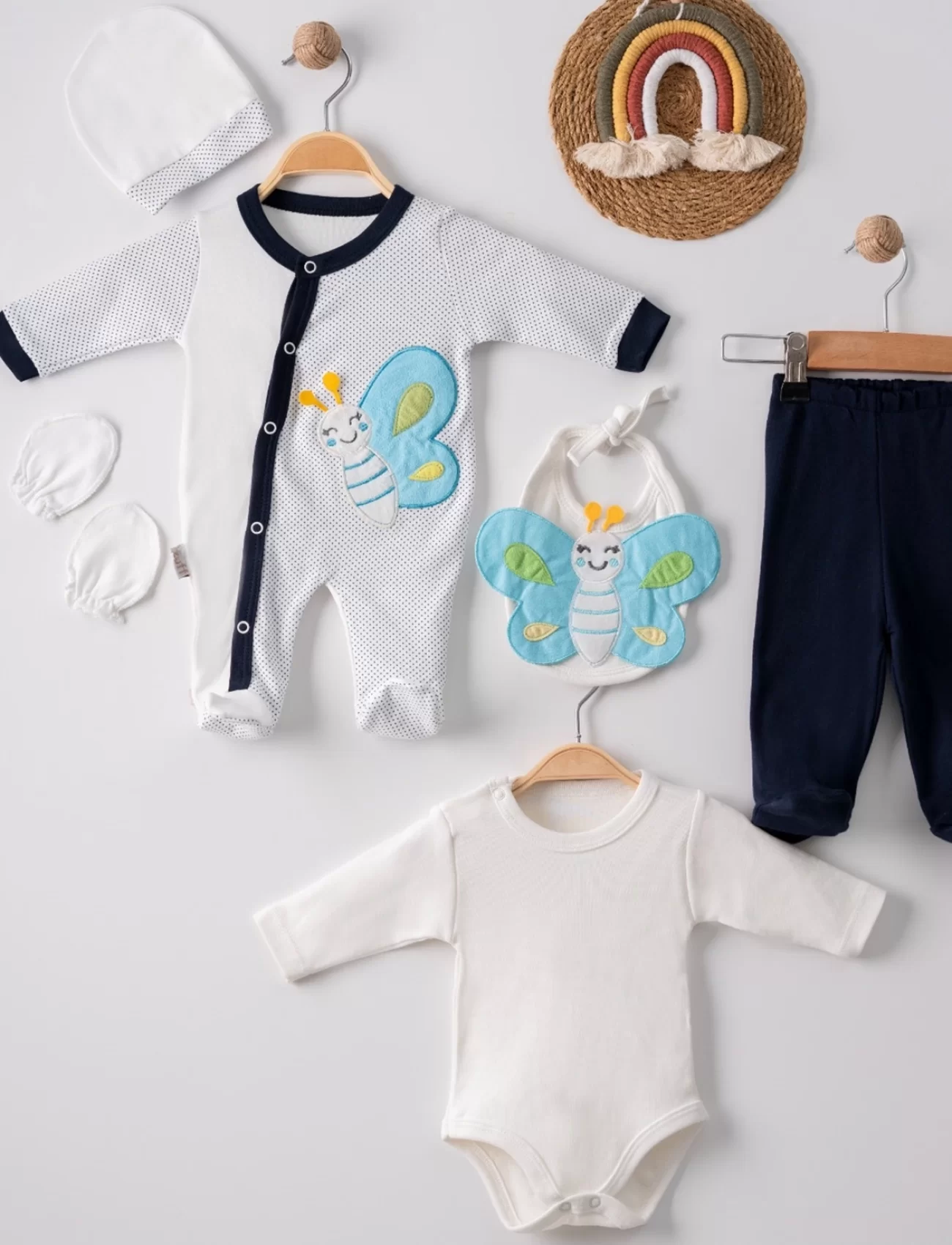 3 Ay Kelebek Nakışlı Tulumlu Erkek Bebek 5li Set Siyah