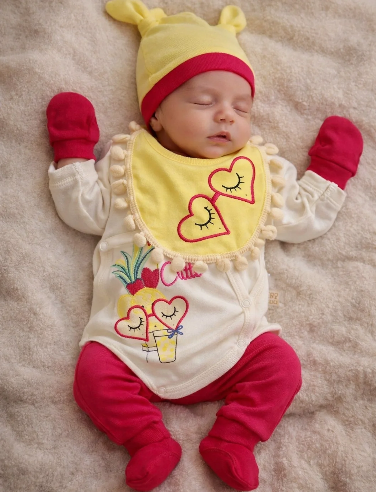 Ananaslı Kalpli 5 Parça Hastane Çıkış Seti