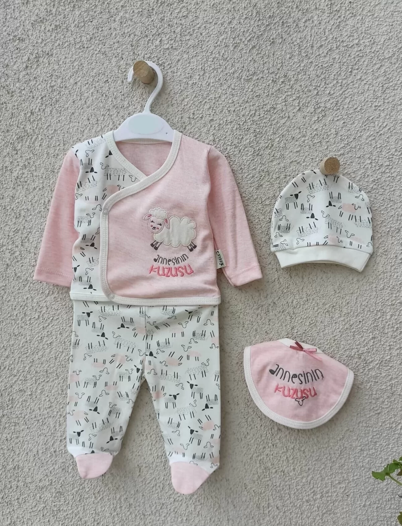 Annesinin Kuzusu Şapkalı Eldivenli 5li Kız Bebek Takım Seti