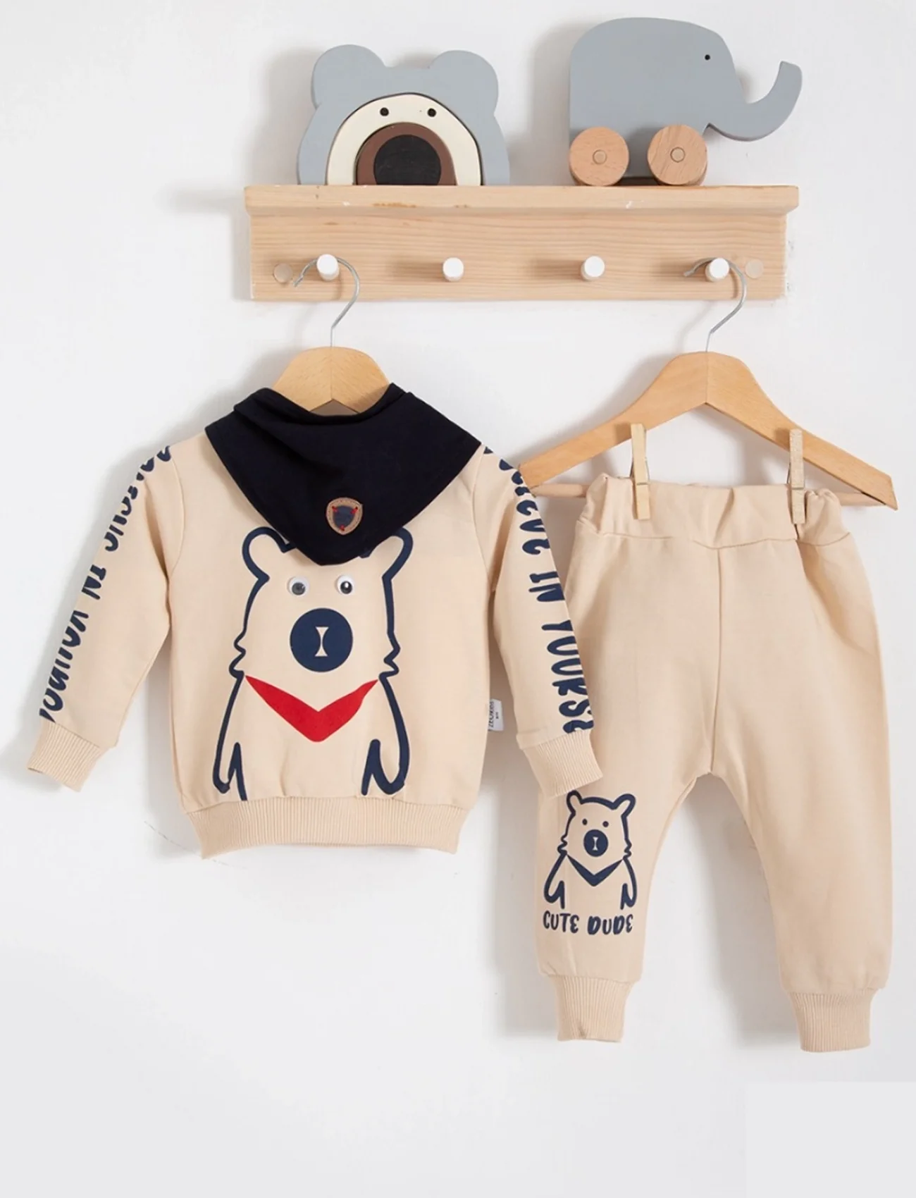 Oynar Gözlü Fularlı 3lü Erkek Bebek Takımı