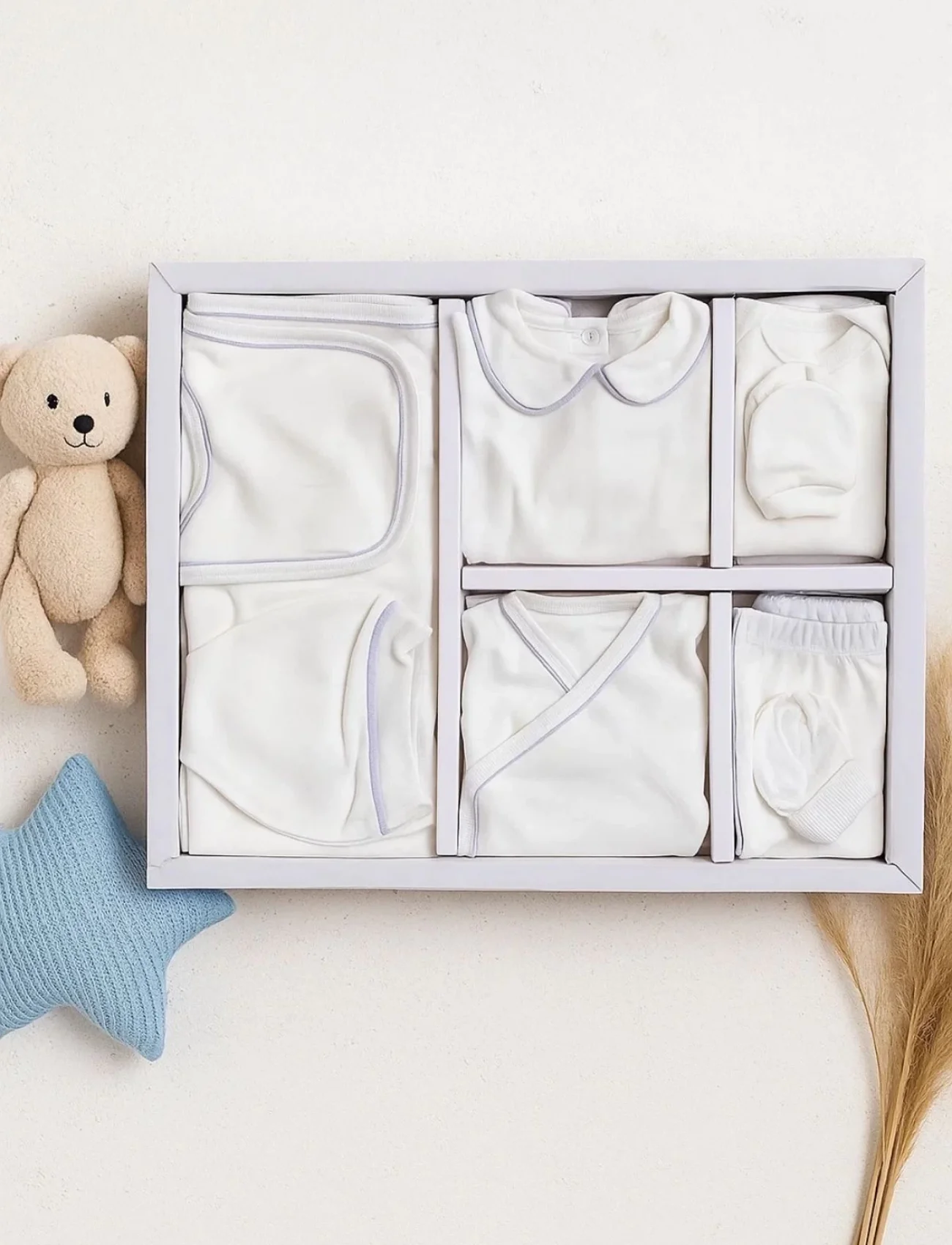 Yaka Detaylı 10 Parça Kutulu Erkek Bebek Hastane Çıkış Seti