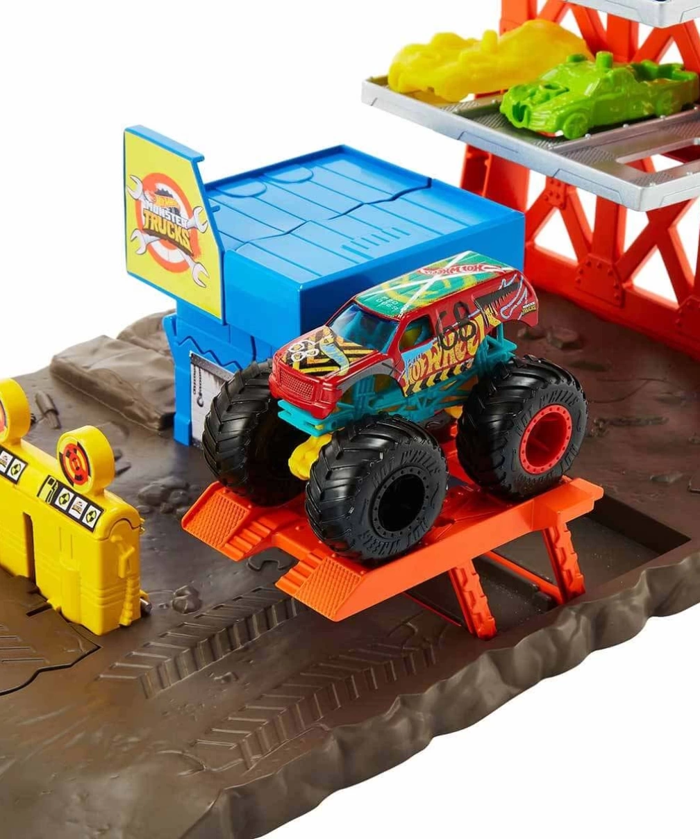 Hot Wheels Patlama İstasyonu Oyun Seti HFB12