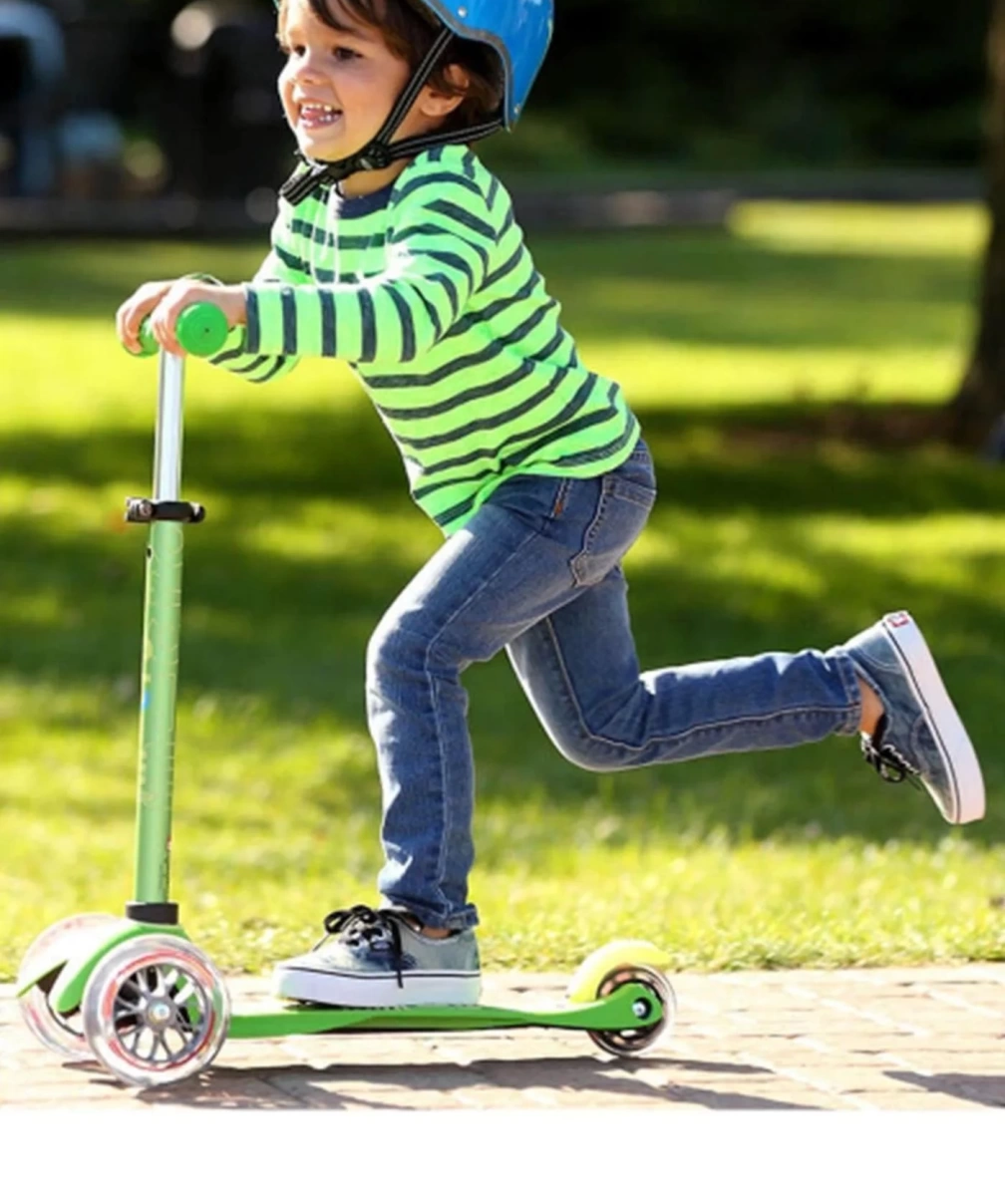 Micro Mini Deluxe Scooter Blue