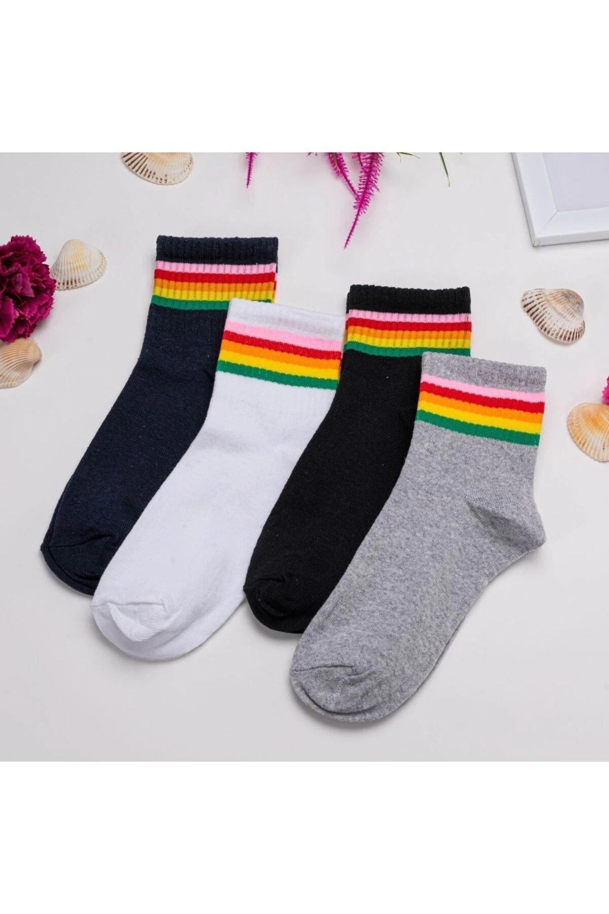 4lü Gökkuşağı Desenli Çorap