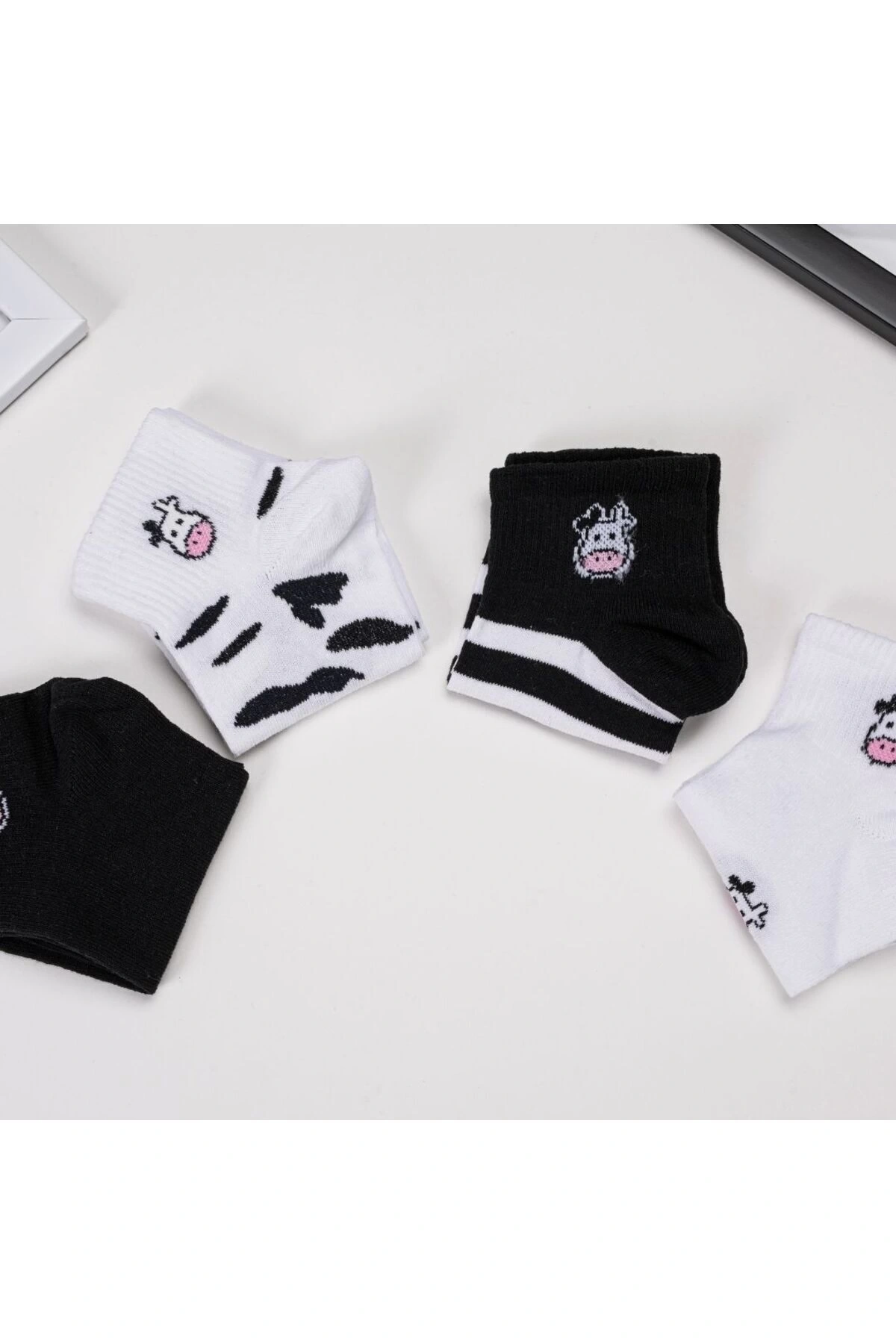 4lü İnek Desenli Kısa Çorap