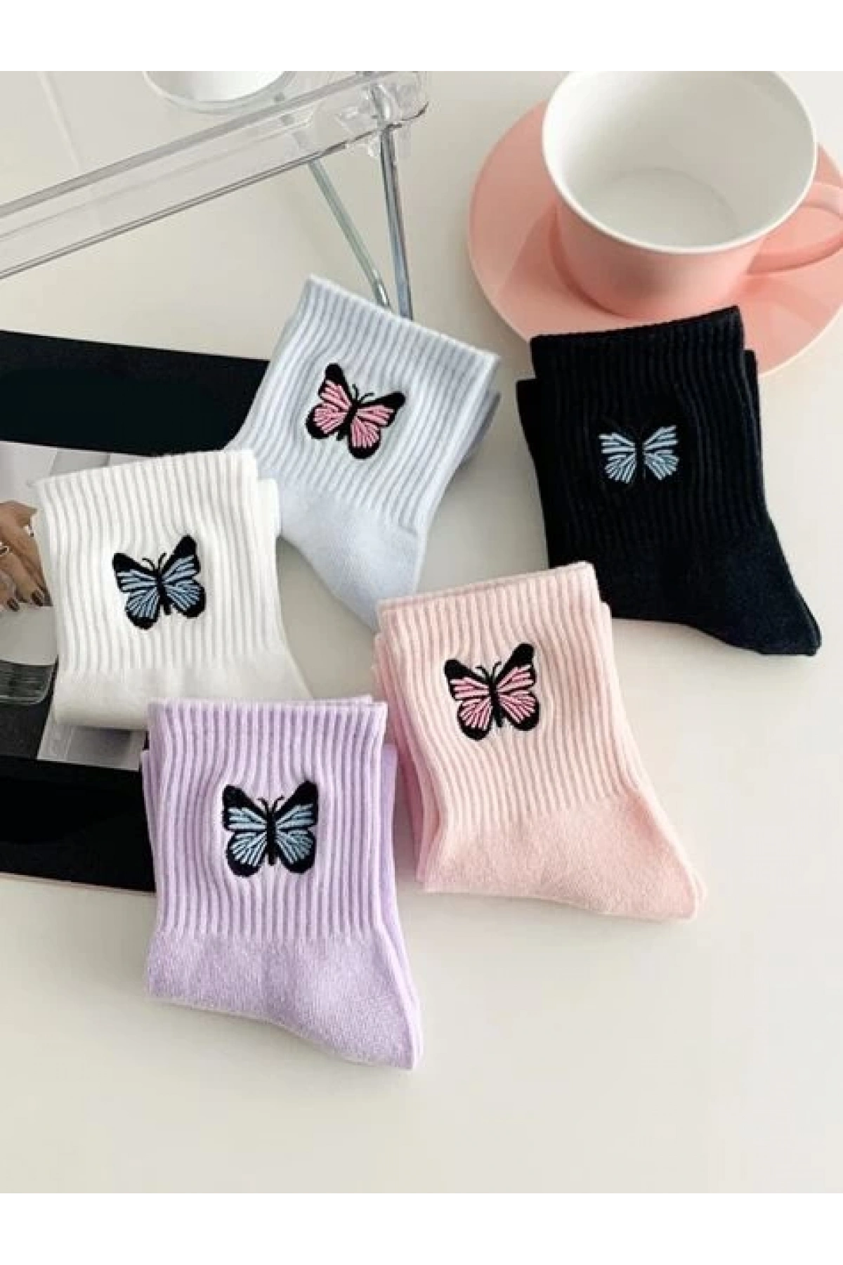 5 Çift Nakışlı Renkli Kelebek Desenli Çorap