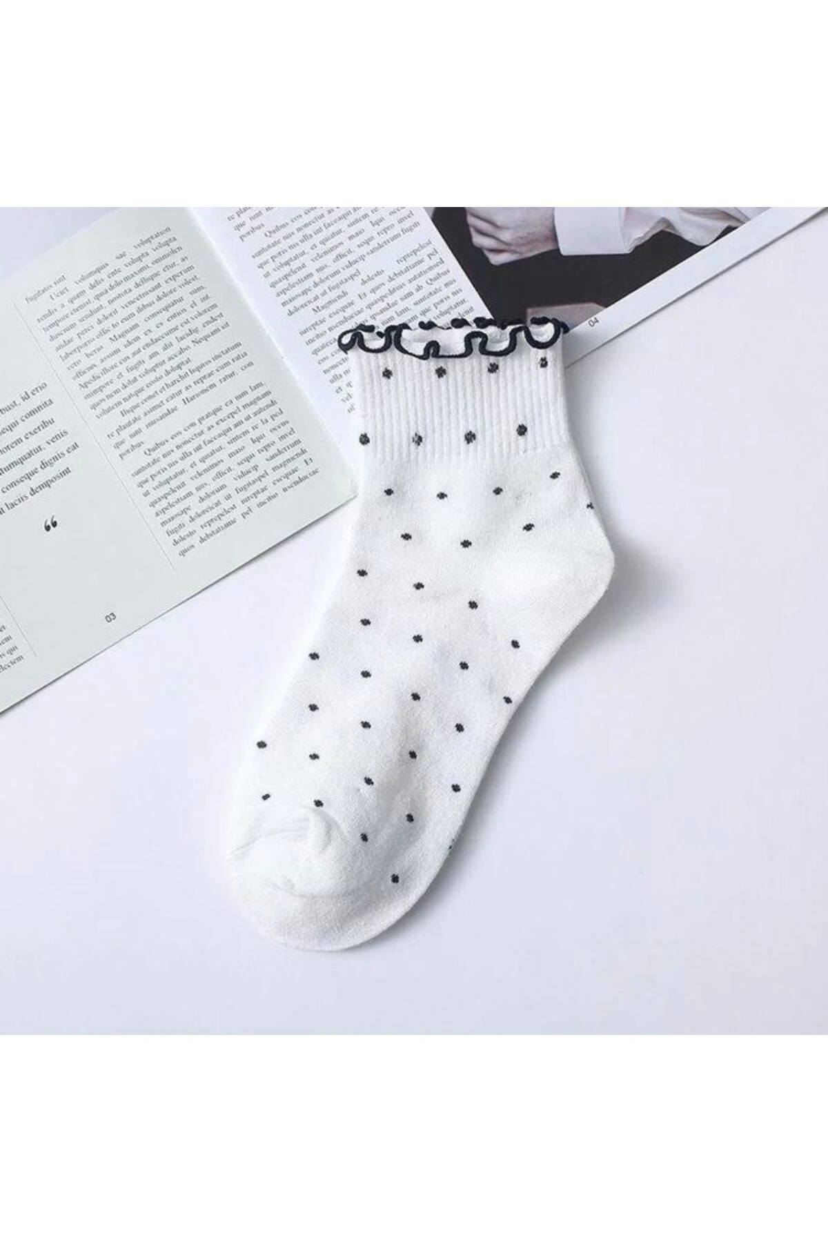 8li Siyah-Beyaz Fırfırlı Kısa Çorap