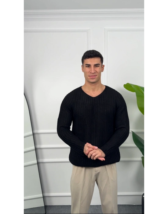 Kalın Siyah Örme Triko Kazak