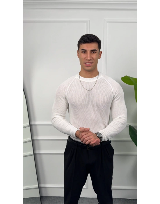 Omuz Detay Beyaz Slim Fit Kazak