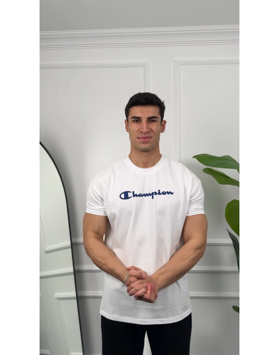 Oversize Beyaz Champion Baskılı Kollar Dar Kesim T-Shirt