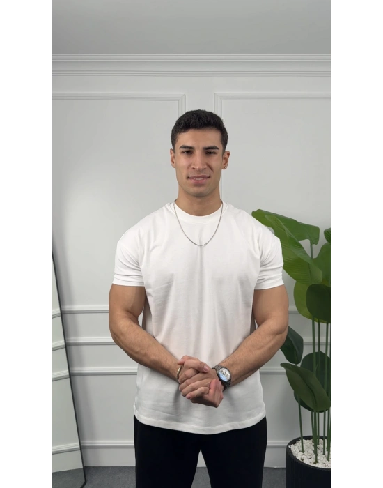 Oversize Beyaz Kollar Dar Kesim T-Shirt