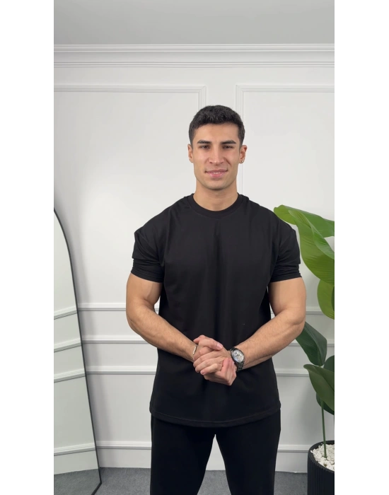 Oversize Siyah Kollar Dar Kesim T-Shirt