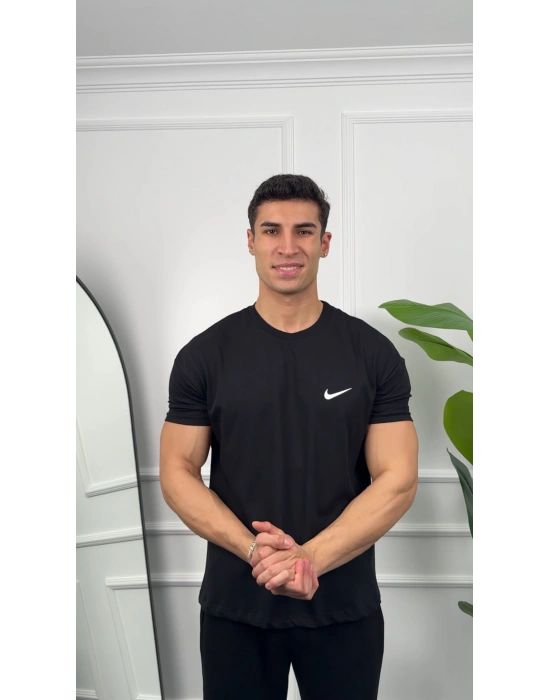 Oversize Siyah Nike Baskılı Kollar Dar Kesim T-Shirt