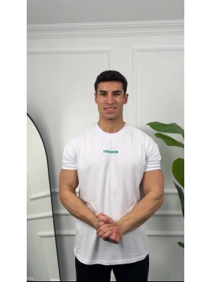 Oversize Beyaz Freedom Baskılı Kollar Dar Kesim T-Shirt