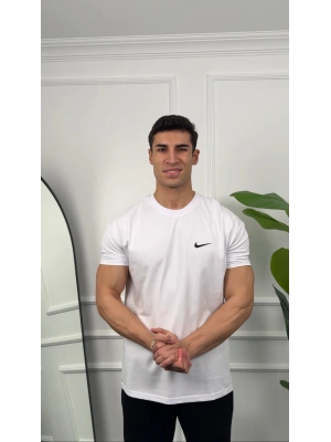 Oversize Beyaz Nike Baskılı Kollar Dar Kesim T-Shirt