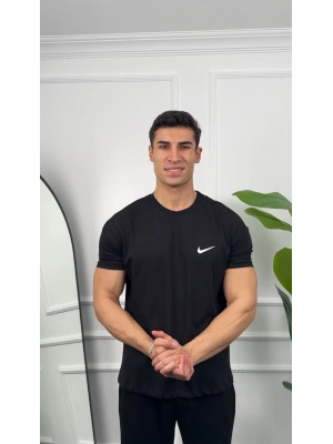 Oversize Siyah Nike Baskılı Kollar Dar Kesim T-Shirt