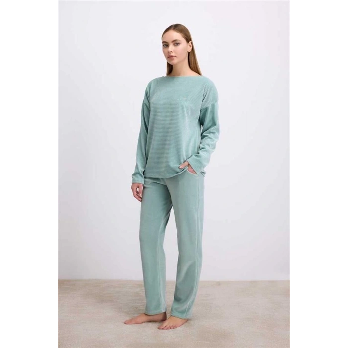 VipMarketim Anıl Kadın Kadife Dokulu Uzun Kollu Sweatshirt Ve Pantolon Takımı ( ) (Kod:11589)