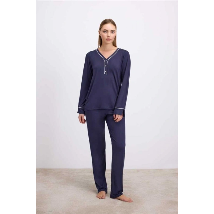 Vipmarketim Anıl Kadın Uzun Kollu Pijama Takımı Şık Düğmeli Yaka Ve Kontrast Biyeli Tasarım ( ) (kod:11613)