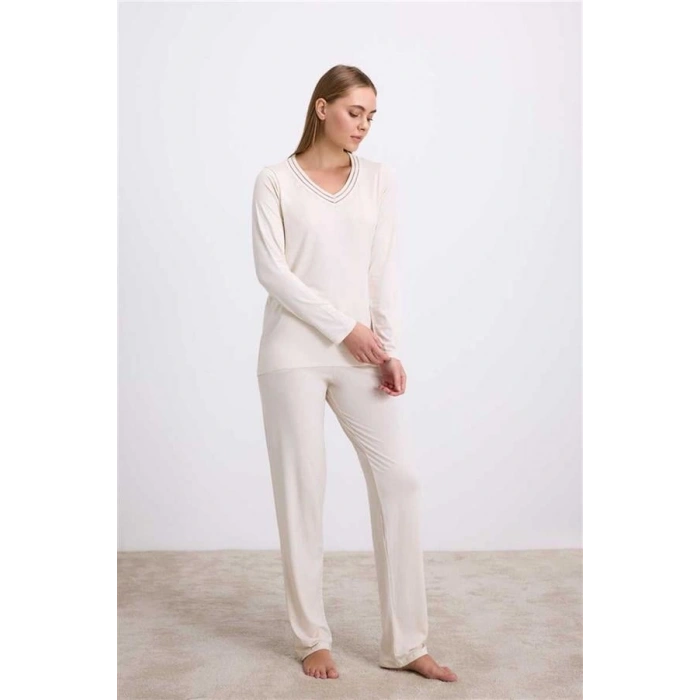 Vipmarketim Anıl Kadın Uzun Kollu Pijama Takımı Şık V Yaka Ve Minimal Tasarım ( ) (kod:11616)