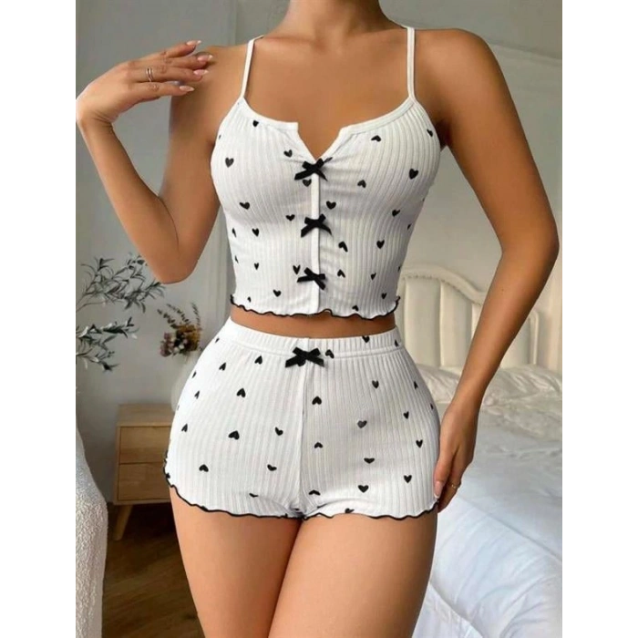 VipMarketim  Beyaz Üstüne Siyah Kalp Desenli Askılı Şortlu Pijama Takımı