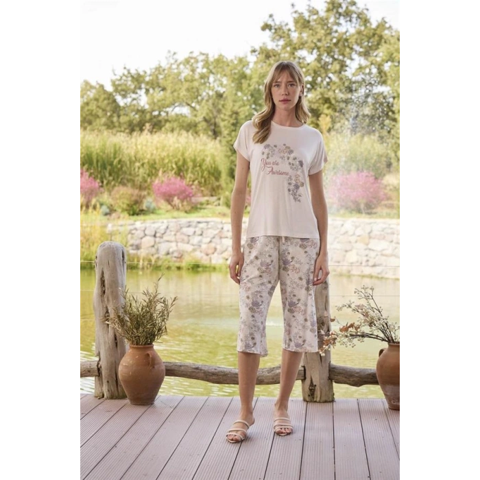 VipMarketim Çiçek Desenli Ve Baskılı You Are Awesome Kapri Takımı