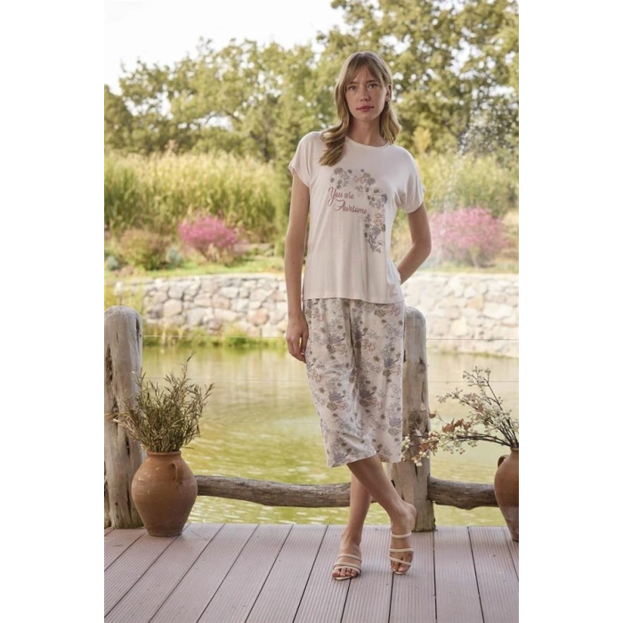 Vipmarketim Çiçek Desenli Ve Baskılı you Are Awesome Kapri Takımı