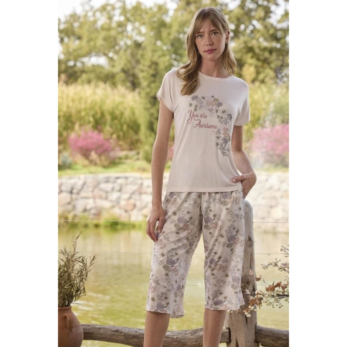 Vipmarketim Çiçek Desenli Ve Baskılı you Are Awesome Kapri Takımı