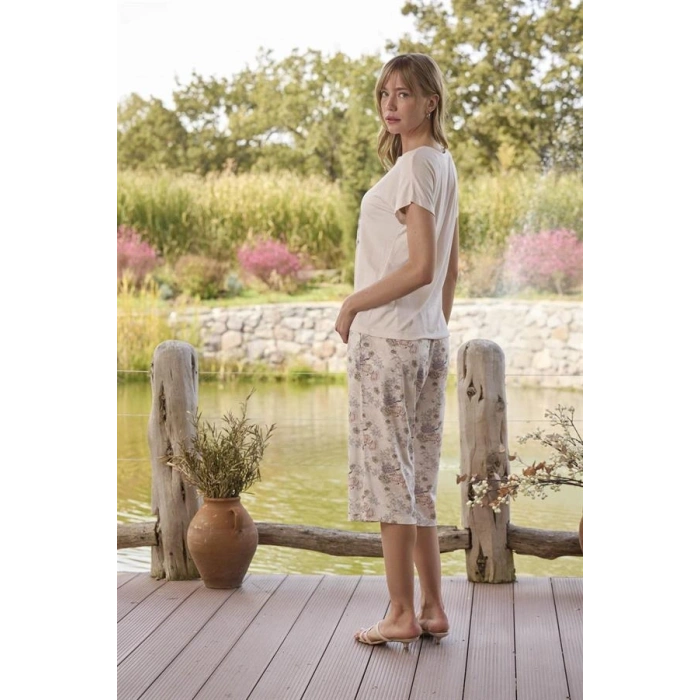 Vipmarketim Çiçek Desenli Ve Baskılı you Are Awesome Kapri Takımı