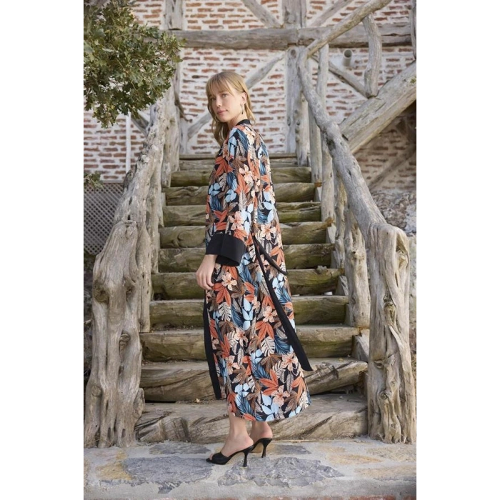 VipMarketim Çiçek Ve Yaprak Desenli Dantelli Ve Dekolteli Sabahlık Takımı