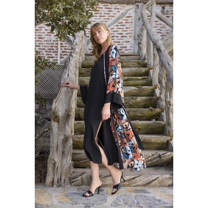 VipMarketim Çiçek Ve Yaprak Desenli Dantelli Ve Dekolteli Sabahlık Takımı