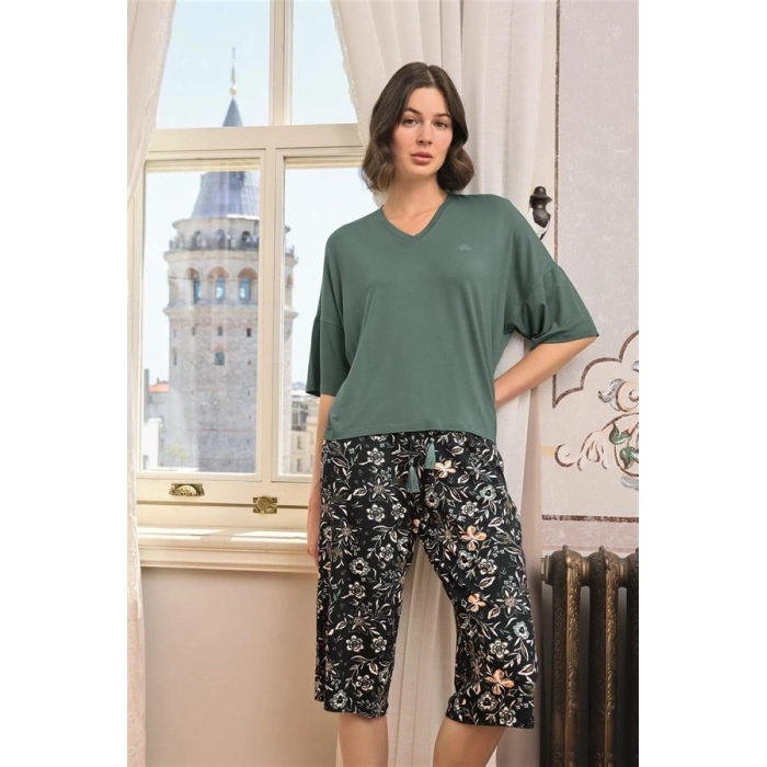 Vipmarketim Çiçek Ve Yaprak Desenli V Yaka Büyük Beden Kapri Takımı