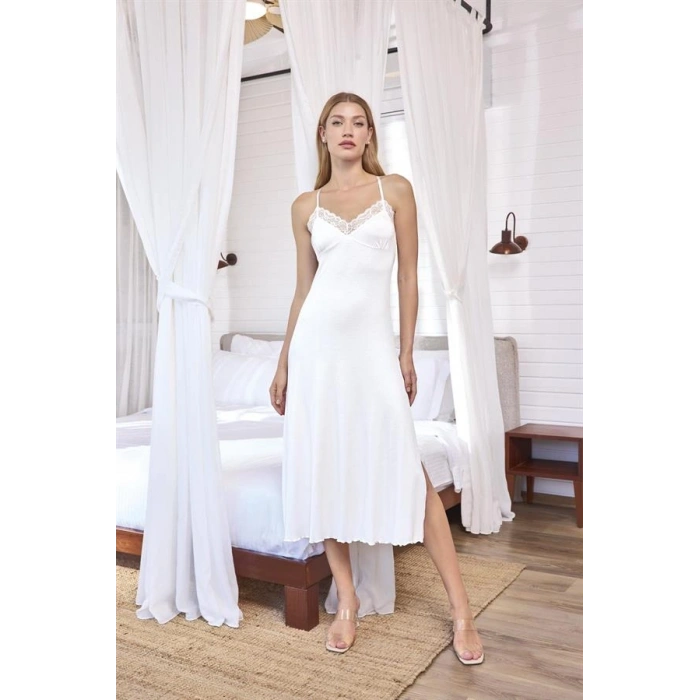 Vipmarketim Dantelli Ve Dekolteli Yırtmaçlı Gecelik