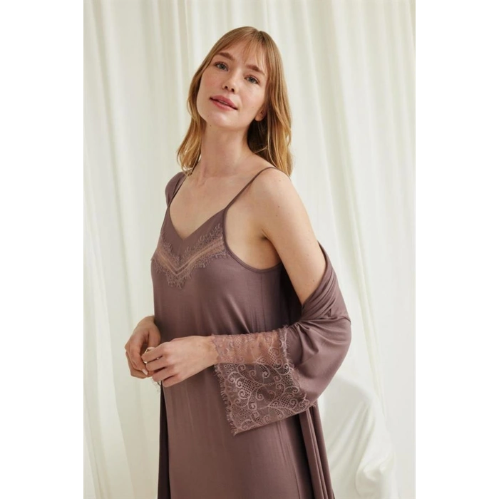 VipMarketim Dekolteli Yakası Ve Kolu Dantelli Sabahlık Takımı