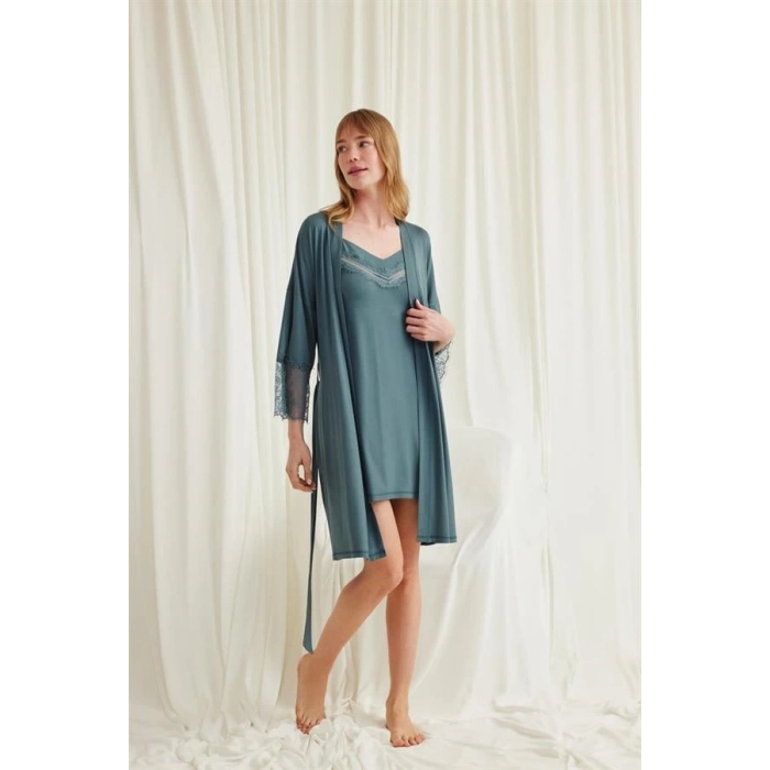 VipMarketim Dekolteli Yakası Ve Kolu Dantelli Sabahlık Takımı