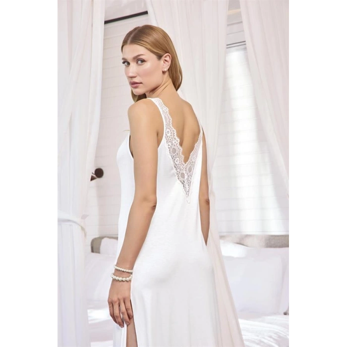 Vipmarketim Göğüs Ve Sırt Dekolteli Dantelli Ve Yırtmaçlı Gecelik