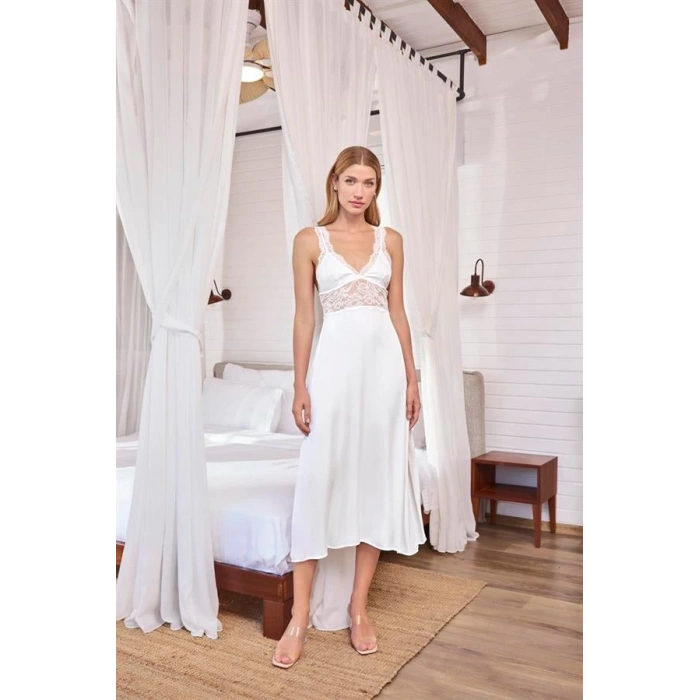 VipMarketim Göğüs Ve Sırt Dekolteli Dantelli Ve Yırtmaçlı Saten Gecelik