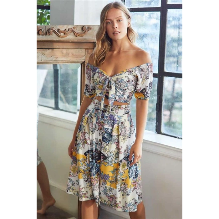 VipMarketim Kadın Dokuma Önden Bağlamalı Çiçek Baskılı Omuzu Düşük Büstiyer Ve Önden Düğmeli Etek Takım ( ) (Kod:9658)