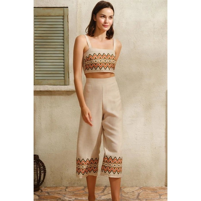 VipMarketim Kalın Askılı Oyuk U Yaka Geometrik Yazlık Uzun Nakış Detaylı Pijama Takımı