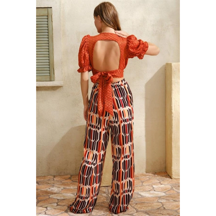 VipMarketim  Kısa Yarım Kol V Yaka Geometrik Yazlık Kurdela Şerit Detaylı Pijama Takımı