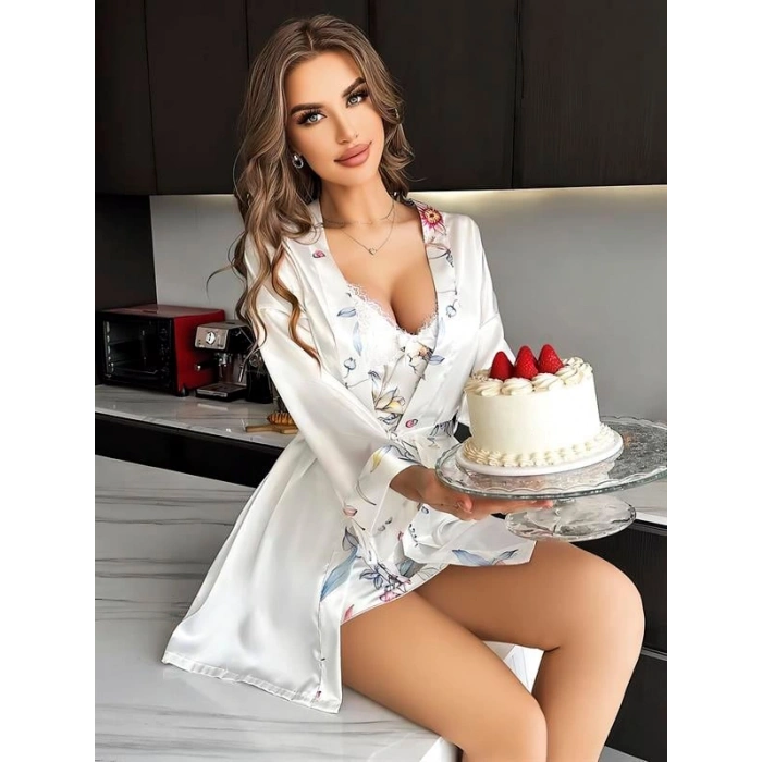 Vipmarketim Özel Tasarım Çiçek Desenli Göğüs Dekolteli Sabahlıklı 2li Beyaz Saten Gecelik Takımı