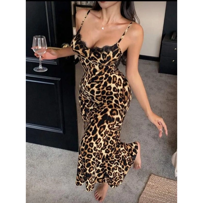 Vipmarketim Pamuklu Leopar Desenli İnce Askılı Uzun Elbise