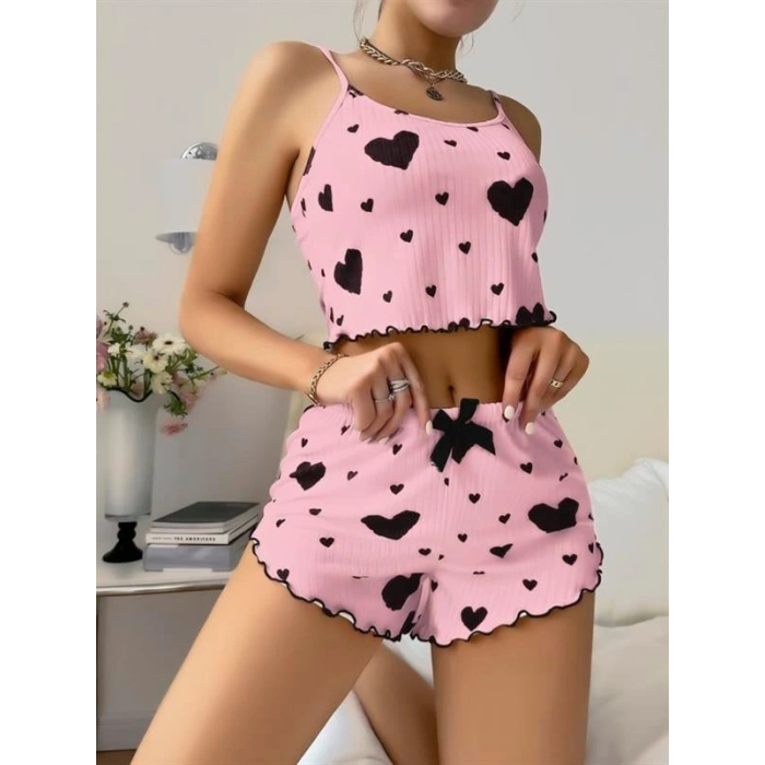 VipMarketim  Pamuklu Pembe Üstüne Siyah Kalp Desenli Askılı Fitilli Şortlu Pijama Takımı