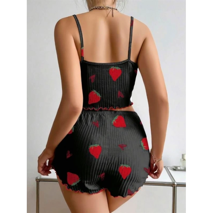 VipMarketim  Pamuklu Siyah Üstüne Çilek Desen Fitilli Askılı Şortlu Pijama Takımı