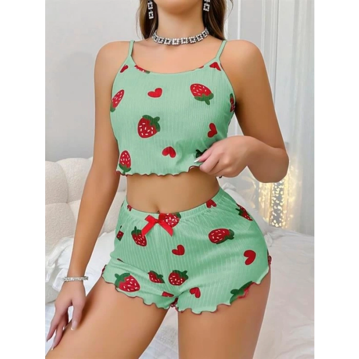VipMarketim  Pamuklu Yeşil Üstüne Çilek Desen Fitilli Askılı Şortlu Pijama Takımı
