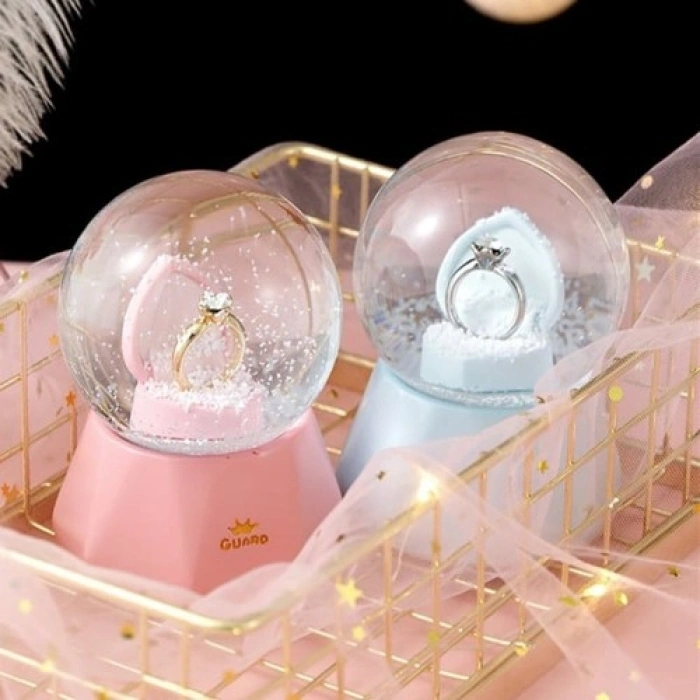 VipMarketim Tektaş Yüzük Temalı Işıklı Küçük Boy Kar Küresi