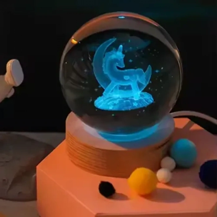 VipMarketim Unicorn Ay Figürlü Işıklı Ahşap Altlıklı Kar Küresi (8 cm)