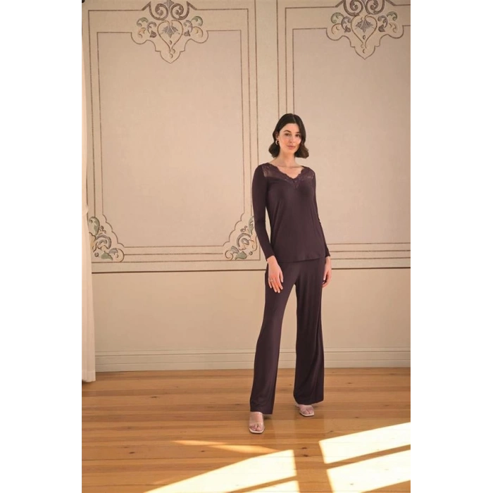 Vipmarketim Uzun Kollu Ve Dantelli Pijama Takımı